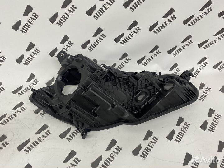 Левый корпус фары Jaguar XE 2015-2019 Xenon