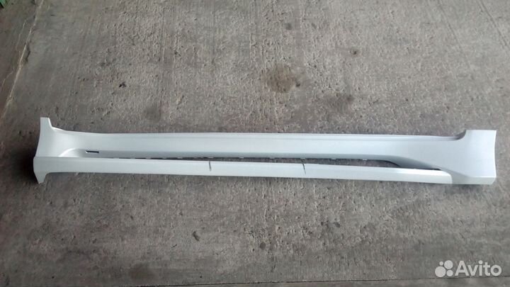 Накладка порога правая Lexus LX с 2015 года