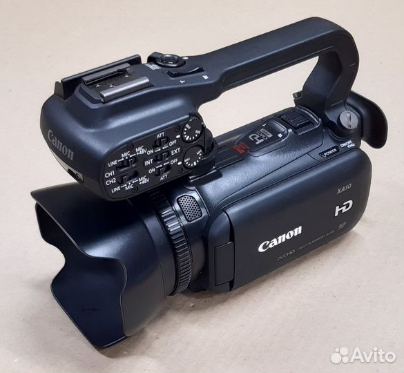 Видеокамера Canon XA10