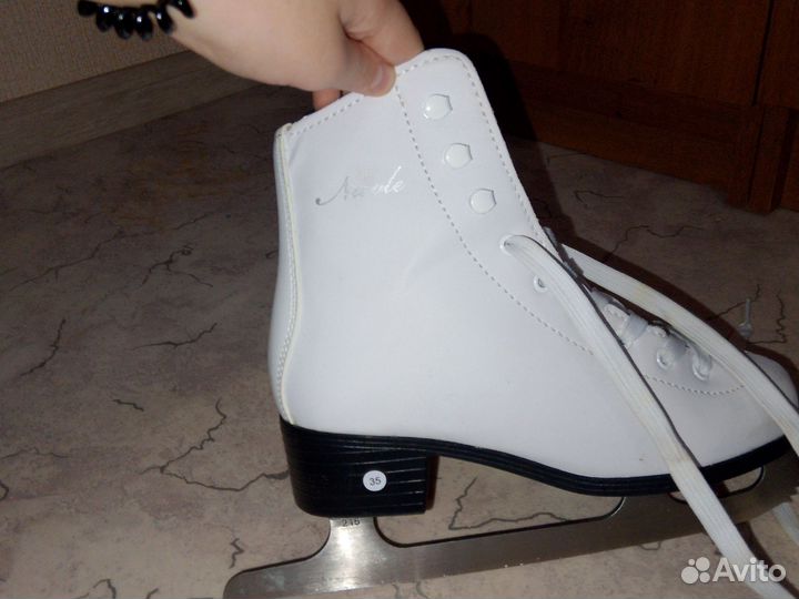 Коньки фигурные