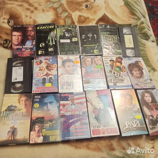 Видео кассеты,диски
