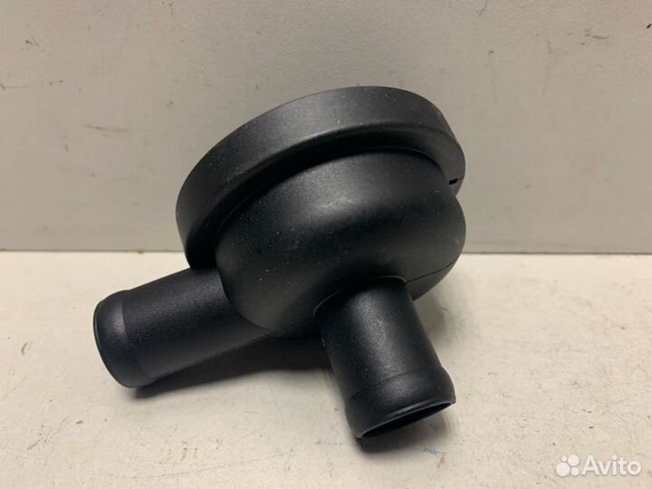 Клапан вентиляции картерных газов Volkswagen