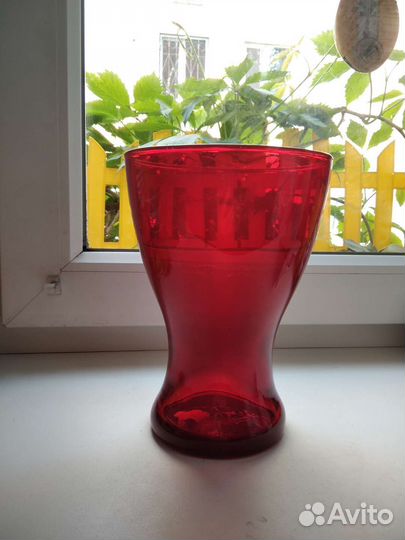 Ваза цветное стекло красная