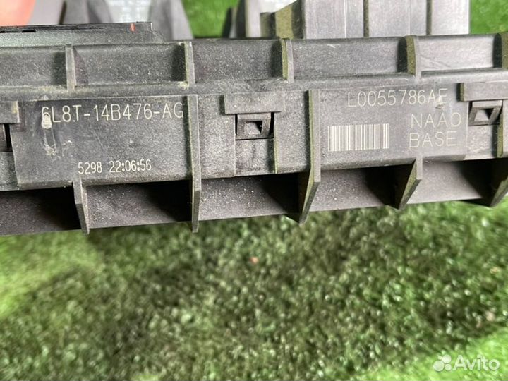 Блок предохранителей Escape Tribute Maverick