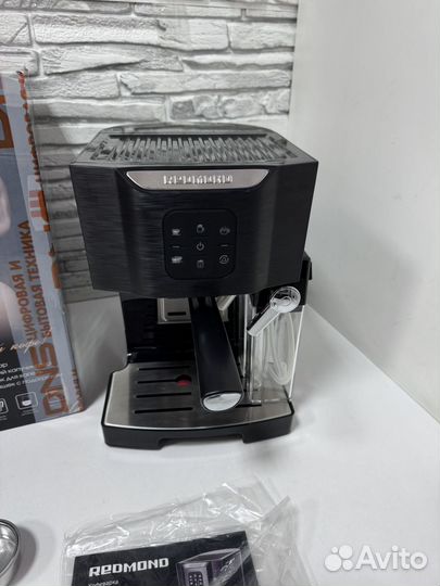 Кофеварка Redmond в отличном состоянии