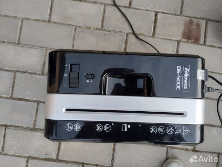 Уничтожитель бумаг Office Kit S145