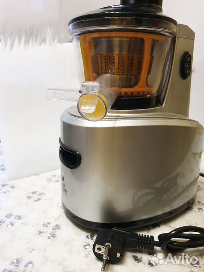 Соковыжималка шнековая Kitfort кт-1101-3 (белая)