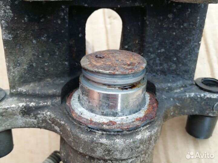 Тормозной супорт з/л Опель Вектра С