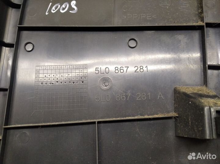 Обшивка стойки Yeti 2009