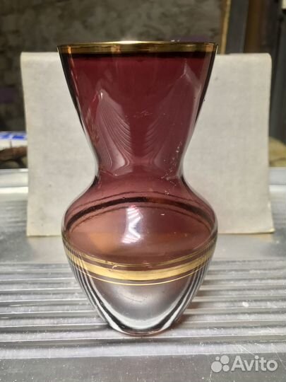 Вазочка маргенец с позолотой-50гг