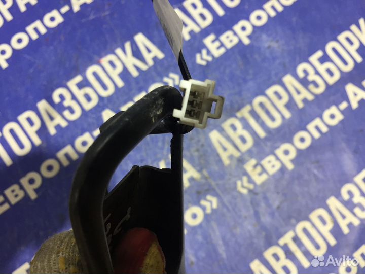 Кнопка стеклоподъемника Nissan Bluebird (U13)