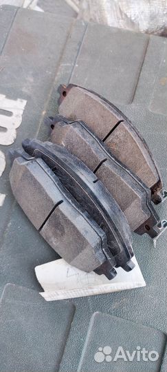 Тормозные колодки передние