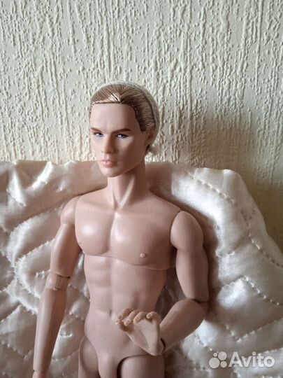 Milo Montez Beach Date