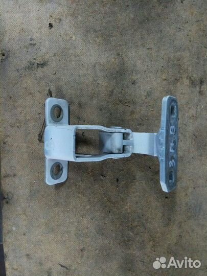 Петля Лада Ларгус