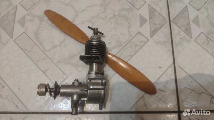 Авиамодельный двигатель К-16