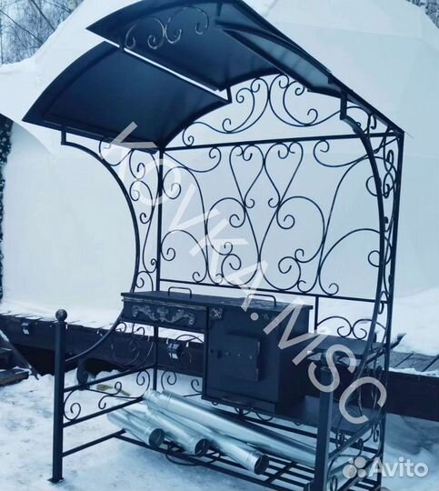 Мангал с крышей