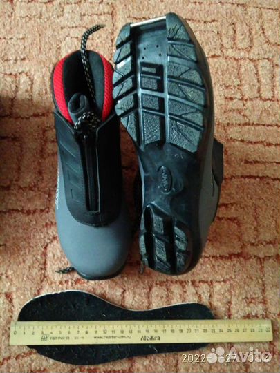 Лыжные ботинки