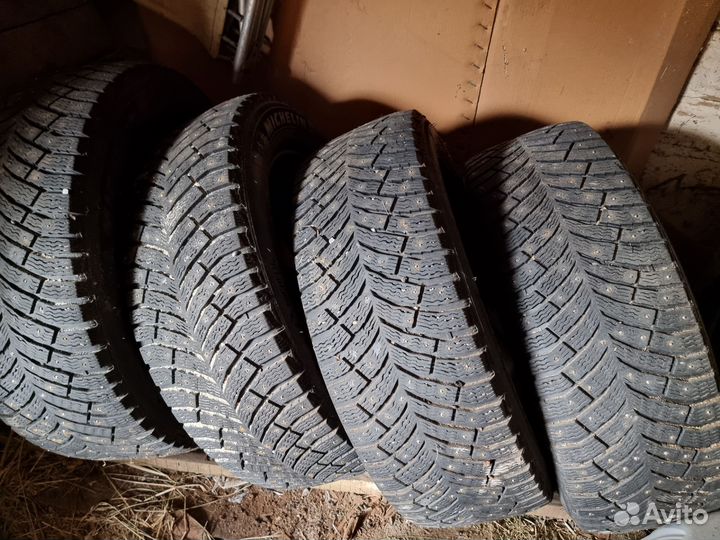 Michelin X-Ice North 4 SUV 235/55 R19