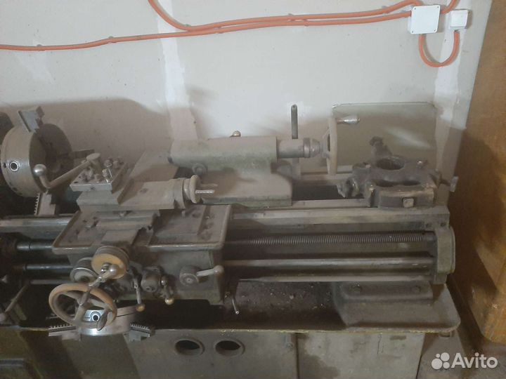 Токарный станок