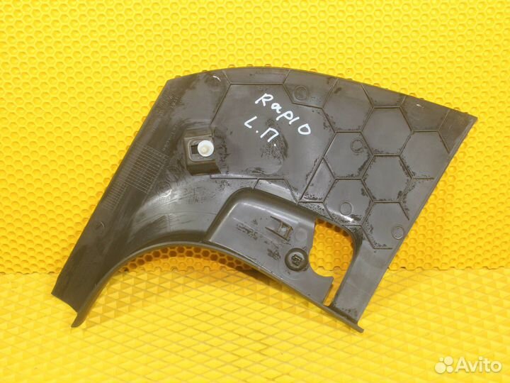 Накладка на порог внутренняя левая Skoda Rapid 2