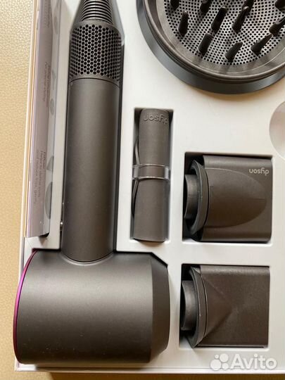 Фен Dyson Supersonic HD01