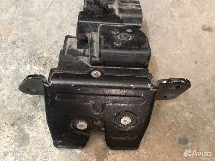 Замок крышки багажника kia ceed ed