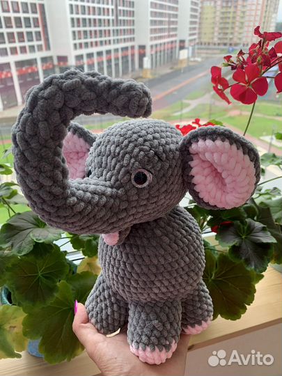 Амигуруми слоненок
