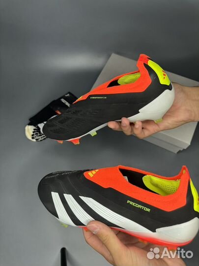 Футбольные бутсы adidas predator