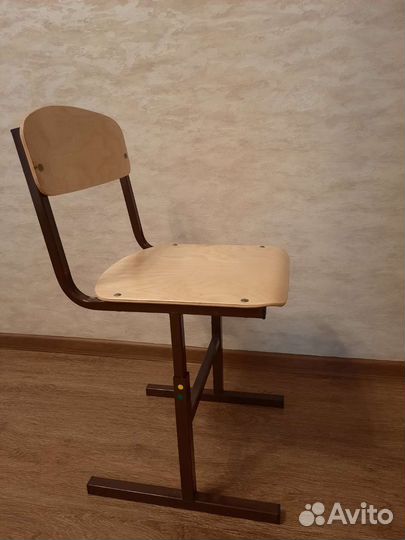Стул ученический регулируемый