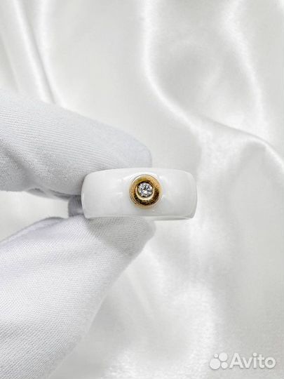 Золотое кольцо с бриллиантом, керамика 585 / 6.78