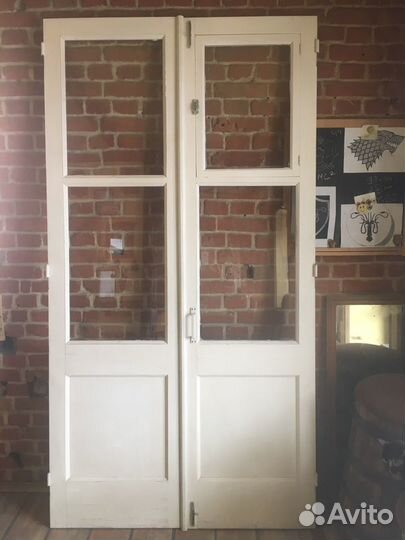 Дверь двойная деревянная в идеальном состоянии