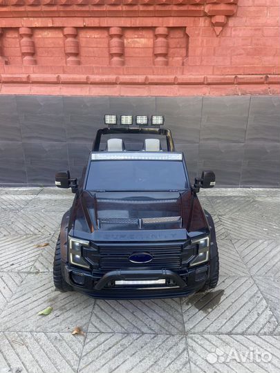 Детский электромобиль Ford