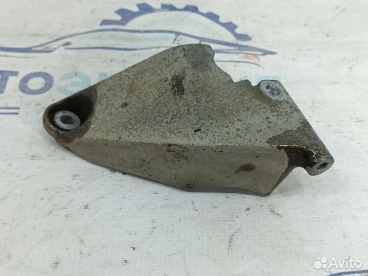 Кронштейн двигателя Chevrolet Cruze F16D3 2012