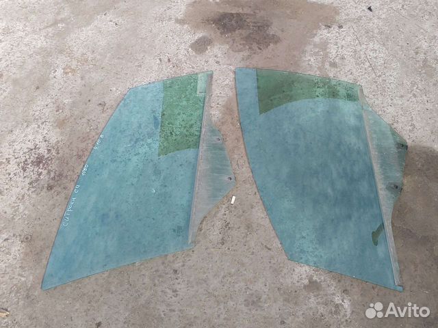 Стекло передних дверей ситроен С4