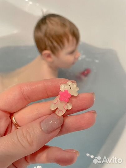 Бомбочка с игрушкой внутри