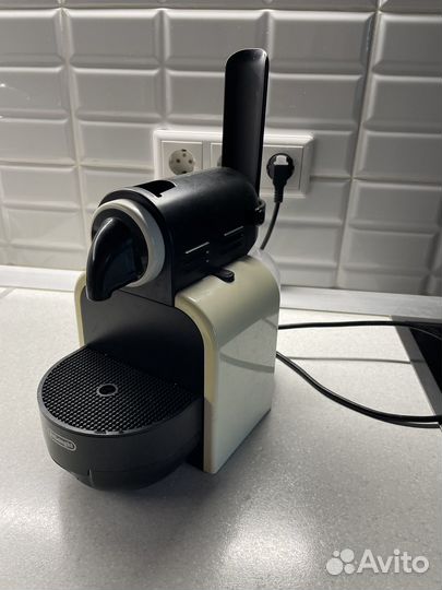 Кофемашина delonghi essenza EN 97