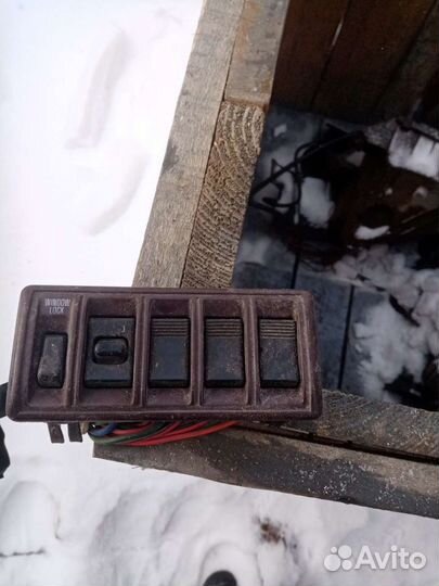 Блок стеклоподьемников тойота спринтер91