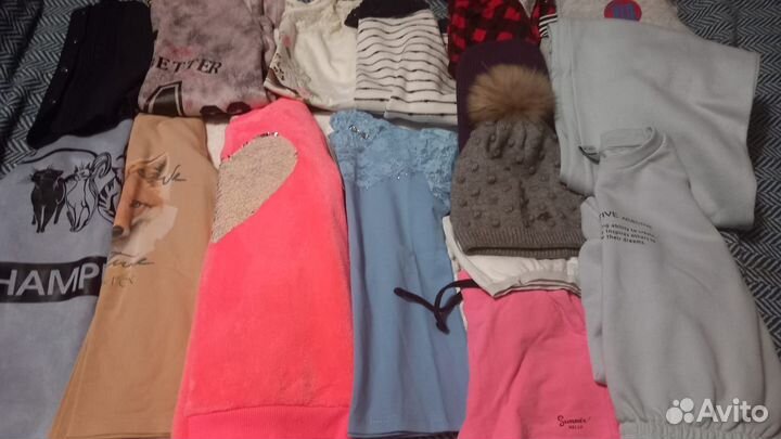 Одежда для девочки на рост 134-140, пакетом