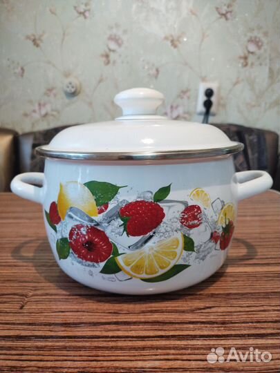 Кастрюля эмалированная