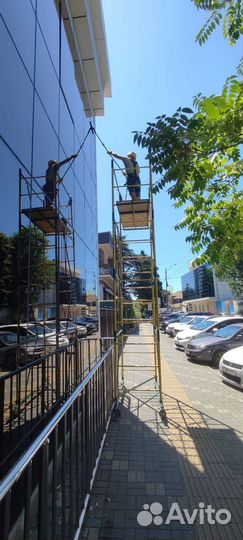 Мойка окон любой сложности. Альпинист