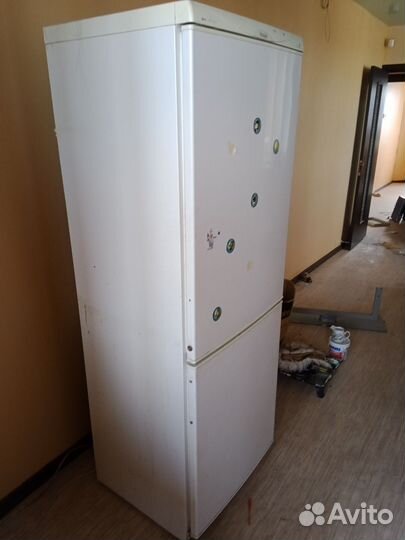 Холодильник Snaige бу