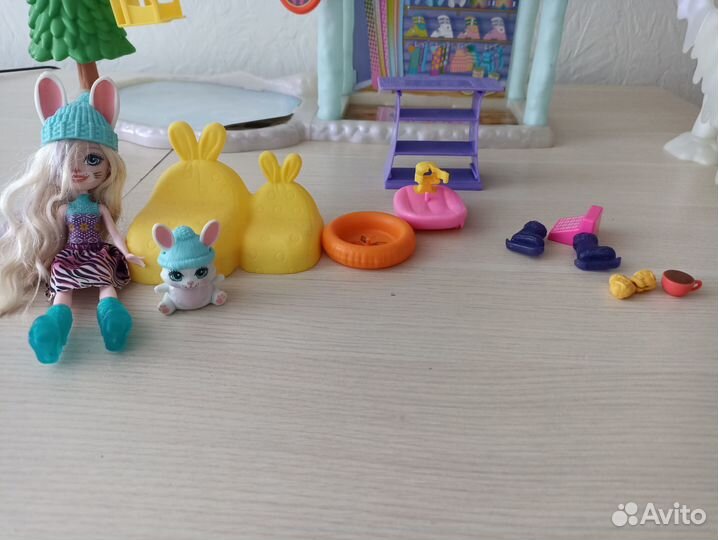 Enchantimals шале в горах