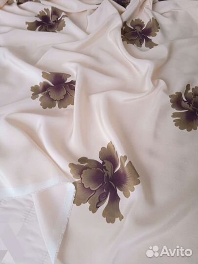 Натуральный шелк и лёгкая шерсть.Италия