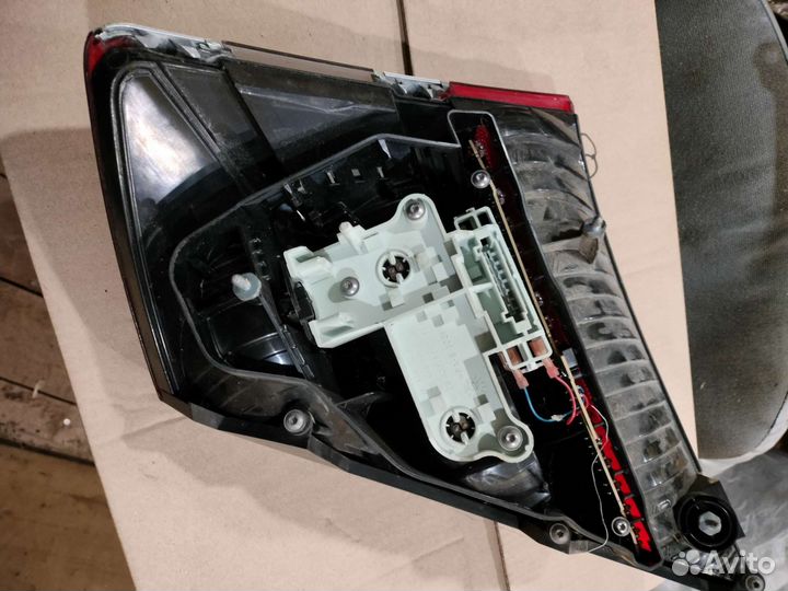 Фонарь задний левый mercedes benz s221/w221