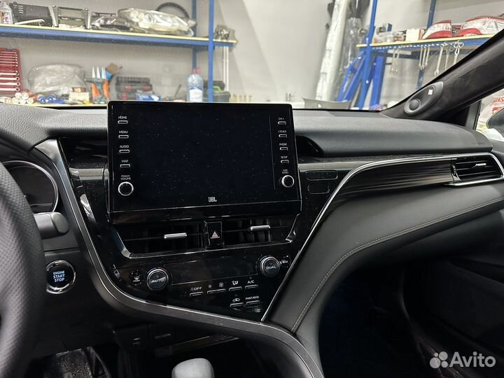 Toyota camry v75 монитор JBL