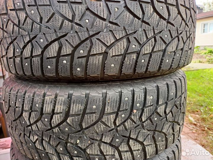 Bridgestone Blizzak Spike-02 SUV 225/60 R17 103T