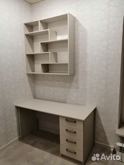 Стол письменный для школьника