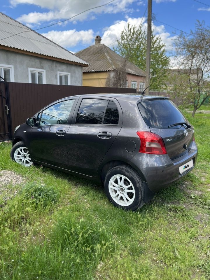 Toyota Yaris: фото владельца