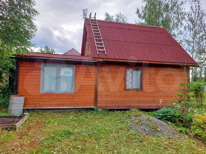 Дом 56 м² на участке 8 сот.