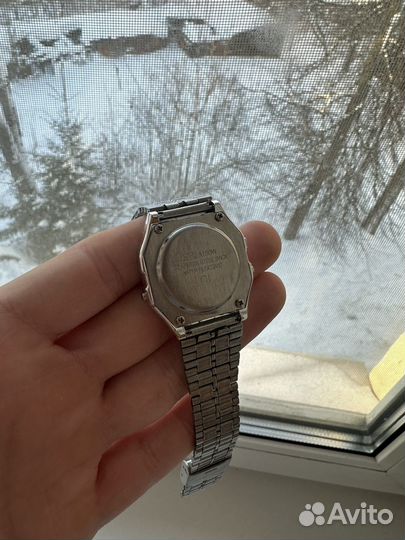 Электронные часы Casio